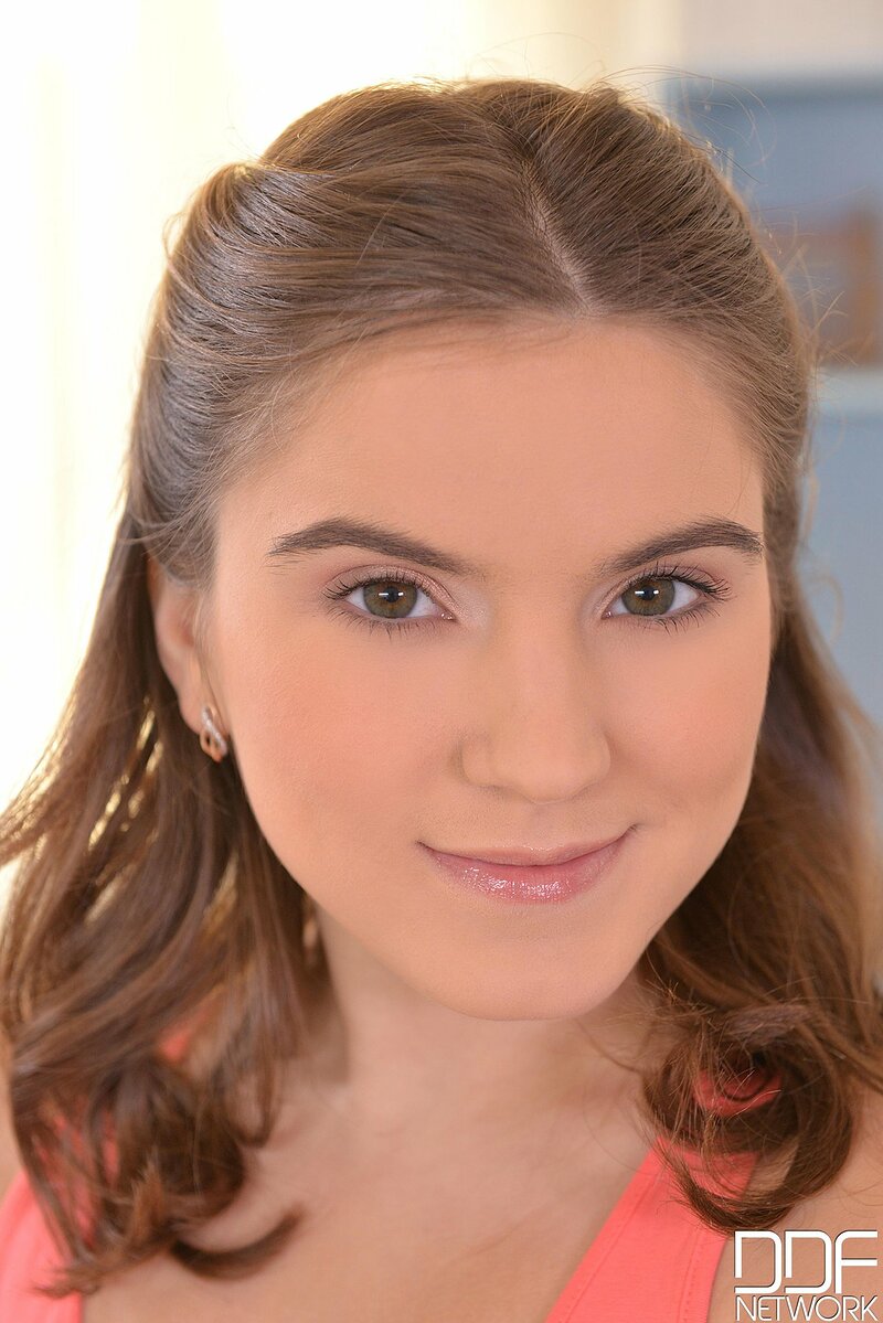 Олеся, 22 года, 4 размер груди